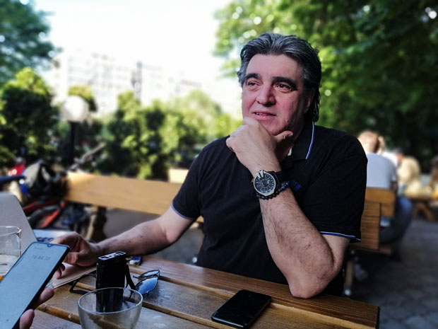 Од Бомбе у грудима до Тамне стране месеца: Фронтмен Џакарте Игор Поповић о повратку на сцену